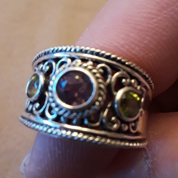 Sterling Silver 8 /8.5 Ring - Picture 3 of 3